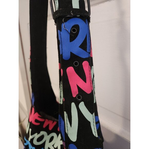 NEW YORK ROBIN RUTH CANVAS HOBO TOTE. ADJUSTABLE STRAP SNAP CLOSURE LOGO CHAIN - Picture 2 of 7